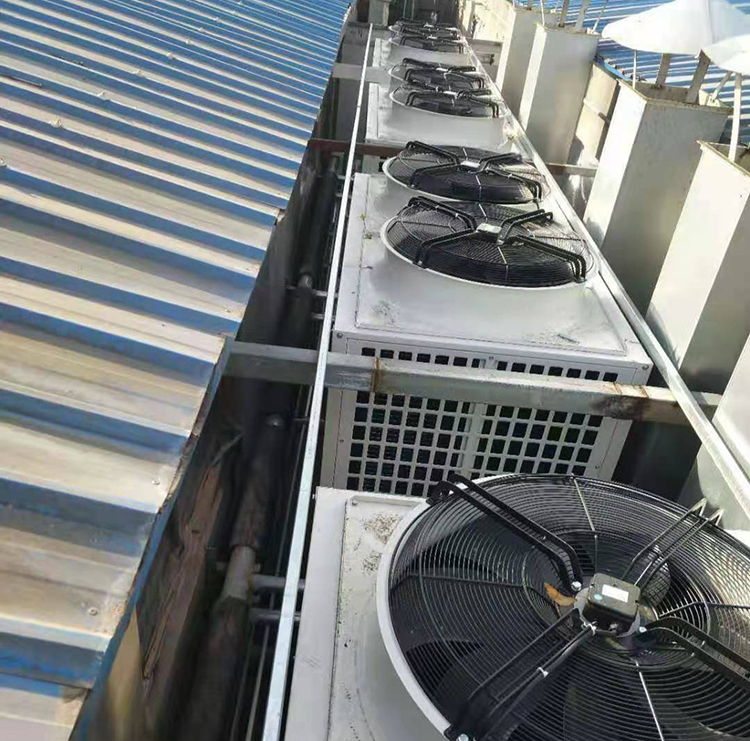 空氣源（yuán）熱泵烘幹機組實拍圖