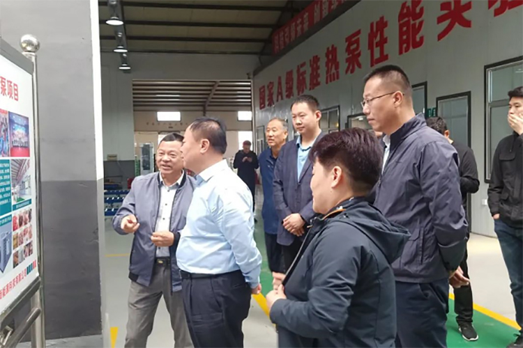 中共（gòng）臨淄區委書記朱正林（lín）率隊到17c在线观看科技調研